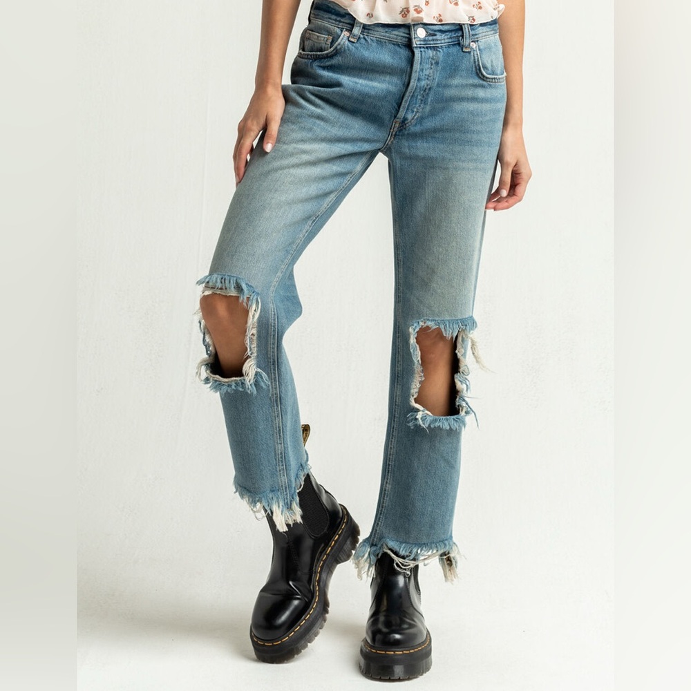 We The Free by Free People Maggie Distressed Mid Rise Straight Jeans sz 27